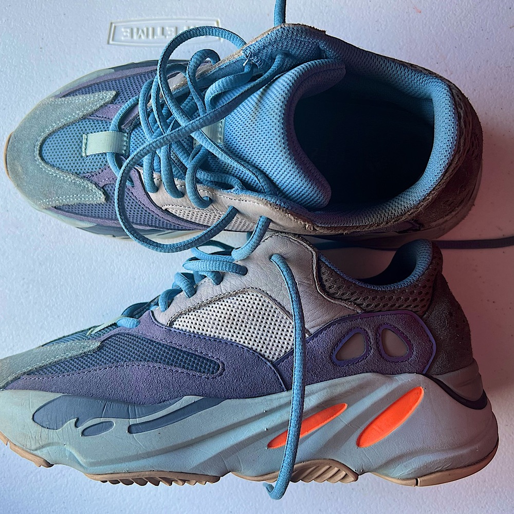 Yeezy Boost 700